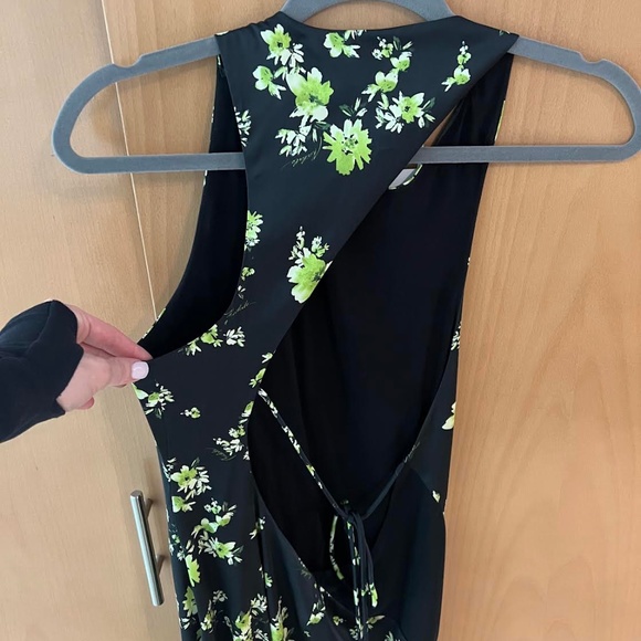 The Perfect Black Dress - Picture 9 of 9